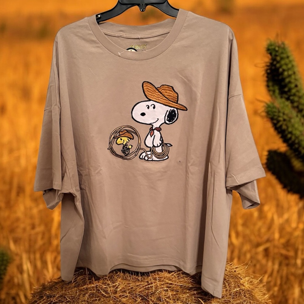 Aeropostale Exclusive Western Snoopy and Woodstock Graphic Boxy Fit T-Shirt